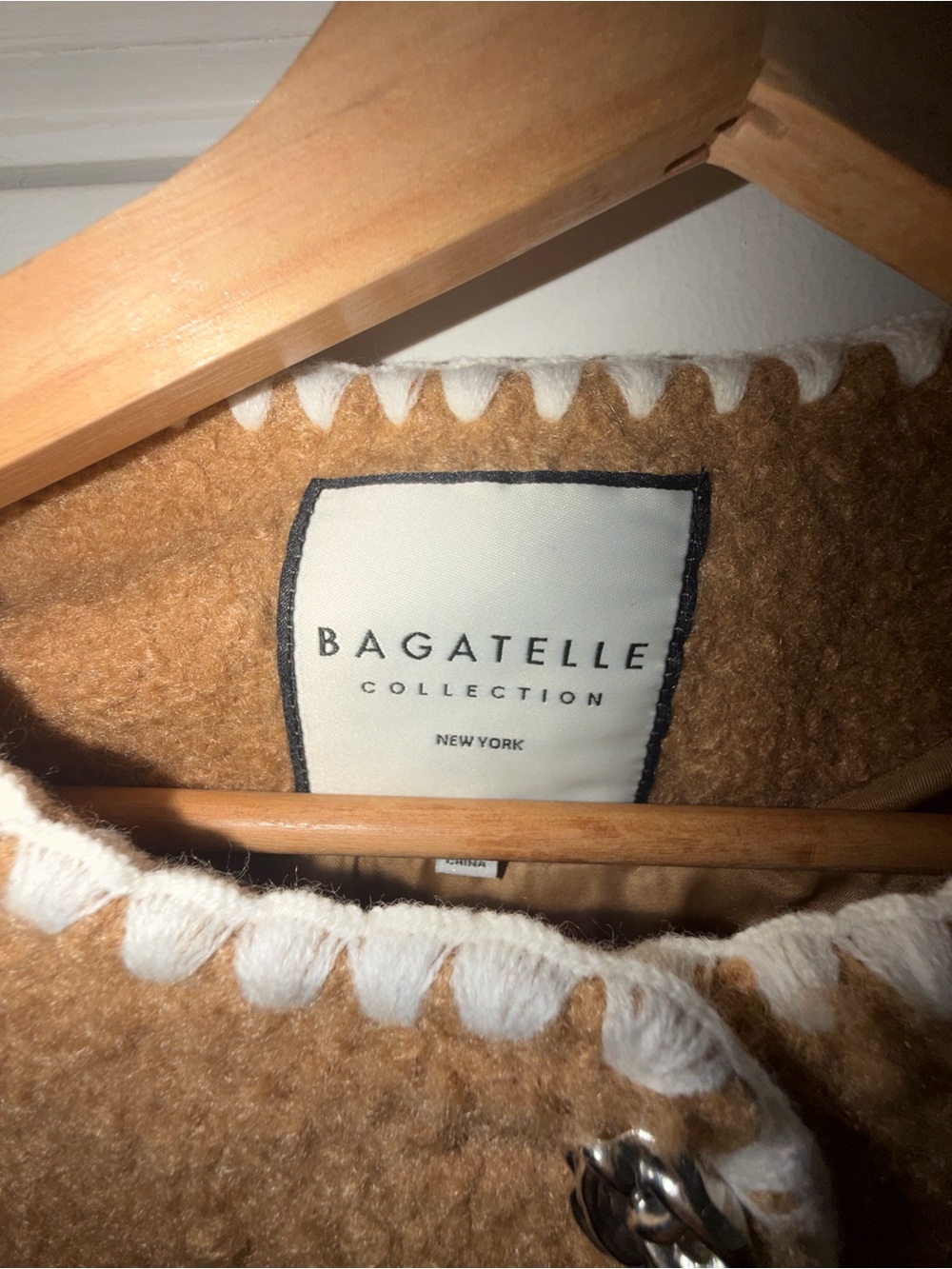 Bagatelle Camel Bouclé Cropped Jacket White Scallop Trim Cardigan Coat sz Small - Picture 4 of 11